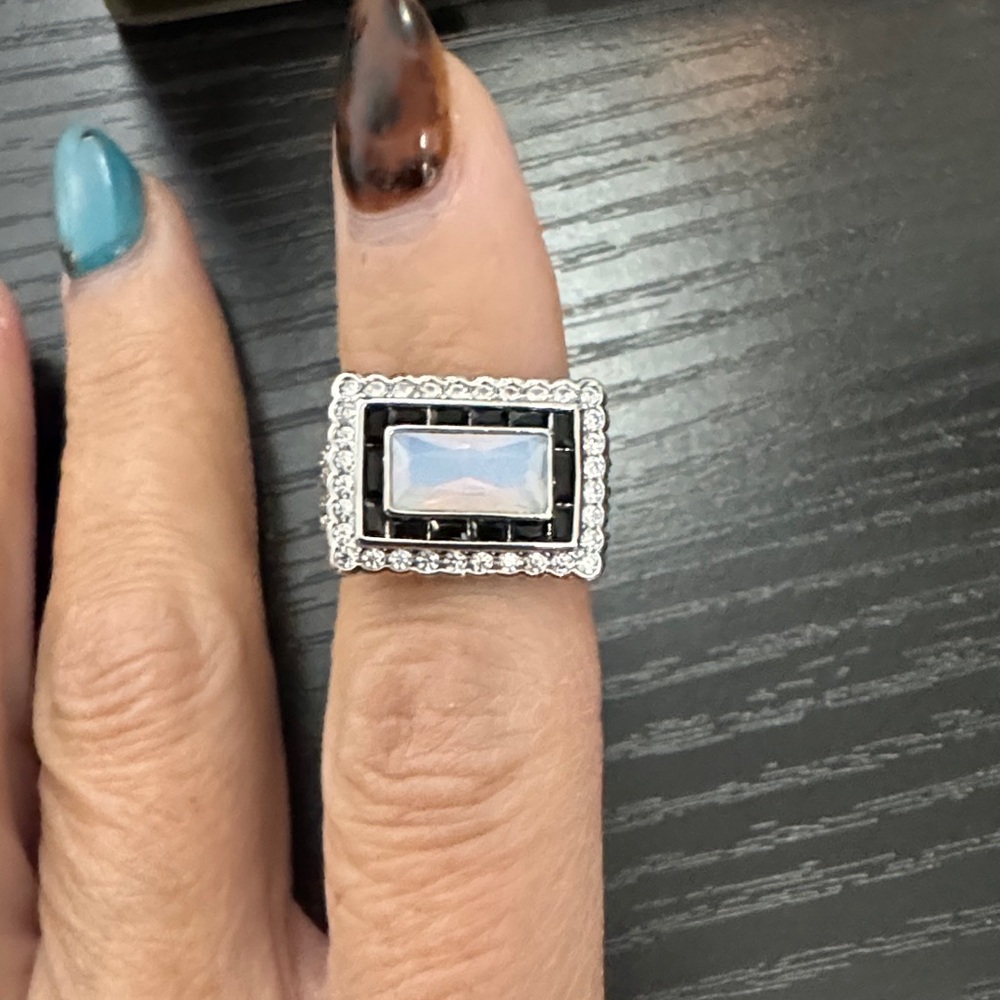 Elegant Silver and Black Gemstone Ring